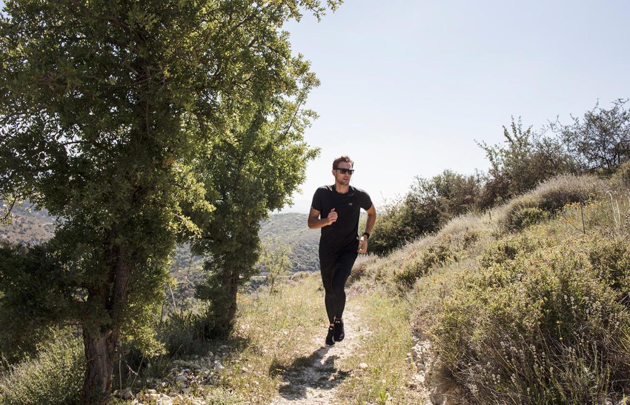 Minthis Resort Tsadha Esterno foto Trail running