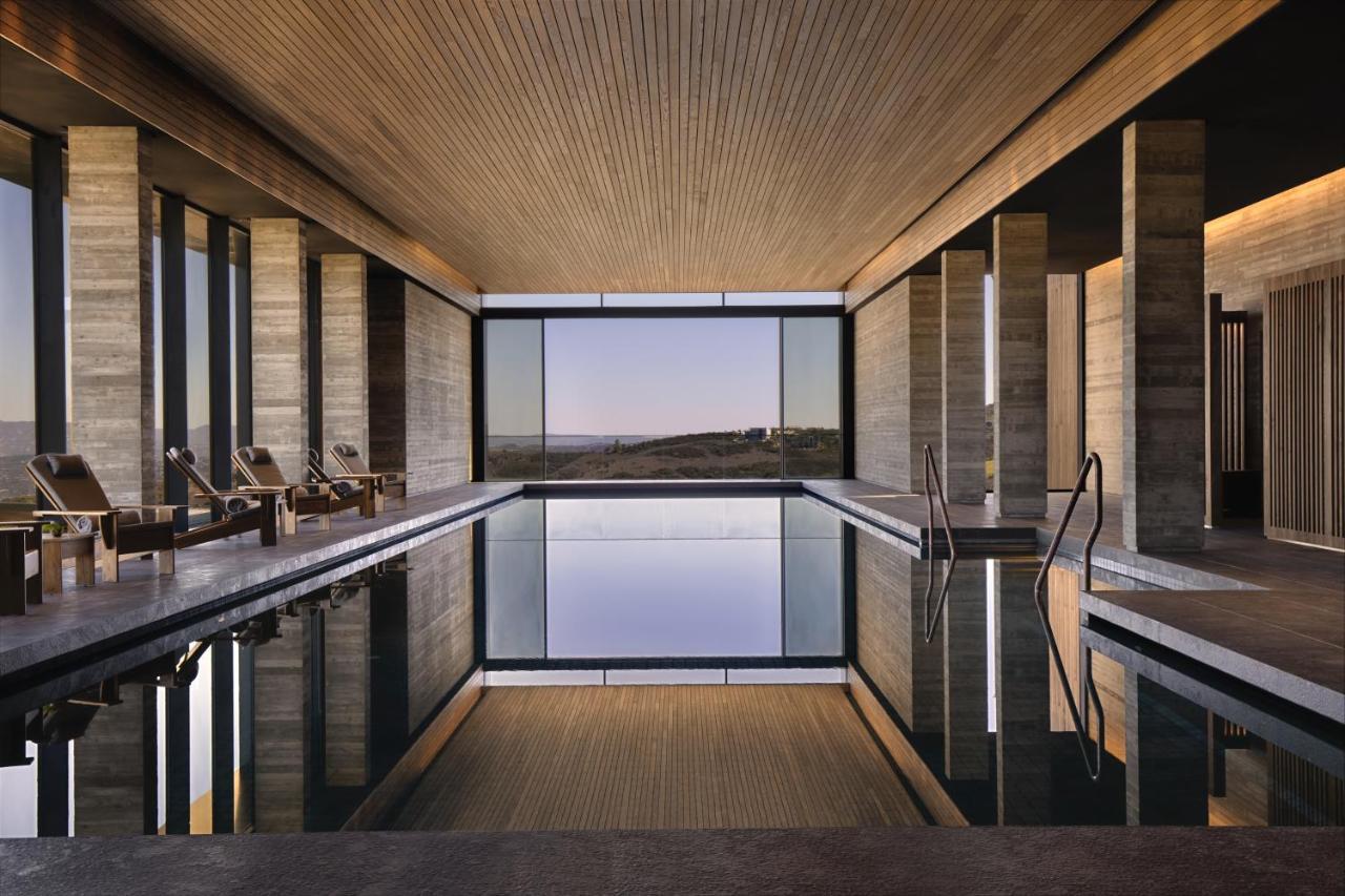 Minthis Resort Tsadha Esterno foto The spa at The Lodge at Blue Sky