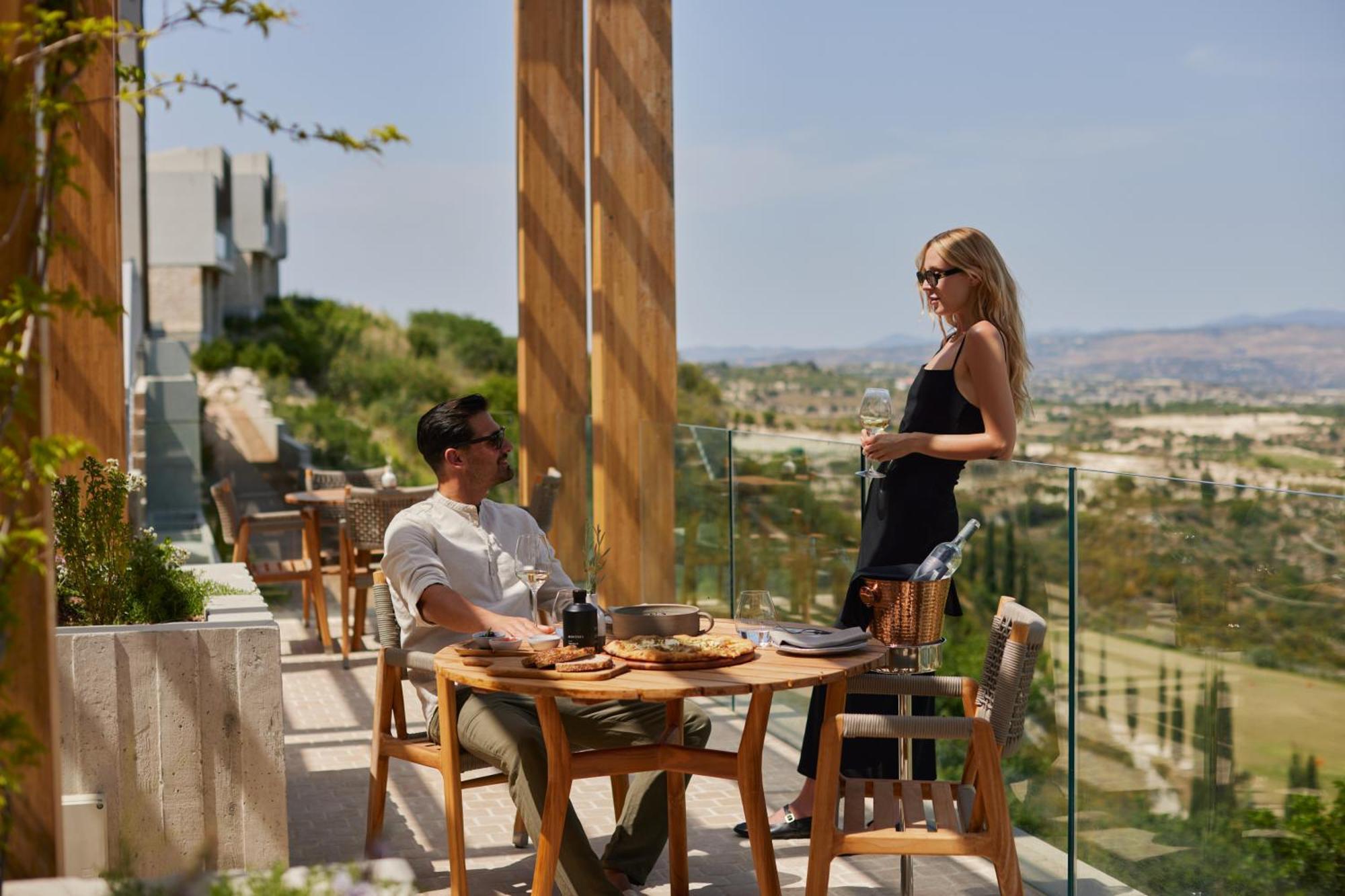 Minthis Resort Tsadha Esterno foto The View